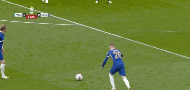 1713648691377094008.gif 争议首球.gif